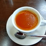 Handi レストラン - チャイ  すぐ飲まなかったら膜張っちゃった
      ミルク濃いめで美味 
      スパイス強くないので苦手な方でも飲みやすいです