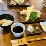 そば草香 - 鯛めしと
      天麩羅盛合せ