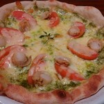 雪詩慕雲 - ホタテとトマトとバジルのピッツァ。