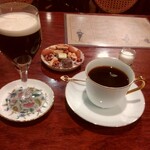 シティーライト - 琥珀の女王。（左）
      ノアール。（右）