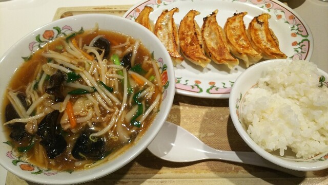 餃子の王将 ウィングキッチン京急鶴見店 京急鶴見 中華料理 食べログ