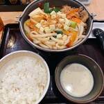 すき家 能代南BP店 - チーズ尽くしのガーリックトマト牛鍋定食（2021.2.3）