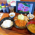 ごはん処 かつ庵 - 2020年11月　かつMAX定食（みそ汁→豚汁、ご飯大盛り）【税抜980+80+100円】