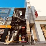 SCHMATZ - 【2021年２月３日】この建物地下１階に『シュマッツ』さんが在ります。