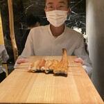 初音鮨 - 大鰻が焼けました！