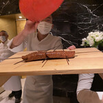 初音鮨 - 大トロのズケを藁で炙りました！