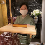 初音鮨 - 芝エビたっぷりの玉子焼き