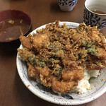 Omochikaeri Tendon Tamaki - かき揚げ丼大盛り700円 味噌汁50円