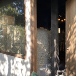 山の上ベーカリー&カフェ - ちらっと、ドームのような石の薪窯。