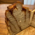 山の上ベーカリー&カフェ - これね、ふわふわなんですよ！でね、甘いの！（嬉しい）