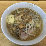ラーメン二郎 - ラーメン 780円　麺半分 ヤサイ少な目にんにくアブラ