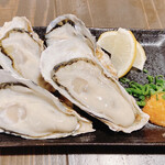 oyster house ザキヤマ - 生牡蠣 1個 190円×4