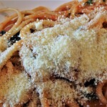 Pasta Cafe Drie - 粉チーズ＆タバスコ　オン