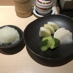 焼鳥 おみ乃 - おろし & 漬物