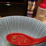 鯛塩そば 灯花 - 鯛塩らぁ麺玉子～テーブルの胡椒や玄米(パリパリした食感と香りが良い)も味に変化をくれていいですね！