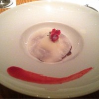 NOBU TOKYO - 最後のデザートは中にピオーネ、柚子もきいていて食感ももちもち(^^)