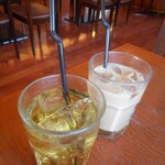 カフェ サンタマリア プラス - アップルジュース＆アイスカフェラテ