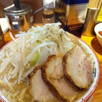 らーめん バリ男 - 麺少な目、野菜増し