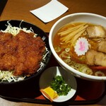 めでたいや - 中華そばとﾐﾆソースカツ丼 ￥1,100(税別)