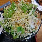 桂林餃子 満足 - ランチのサラダ