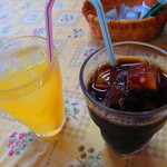 ファーム ヨコタ - リンゴジュースとアイスコーヒー