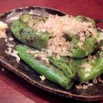 興 - 茨城県産「じゃんぼしし唐焼き」：上品な甘みと蒼さが清々しい！ジワッとした辛みも有ります♪