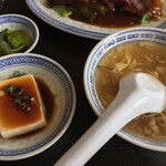 香港料理 吉祥華 - スープ・冷奴・漬物