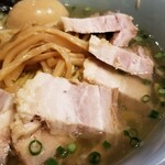 塩そば専門店 桑ばら - 秋刀魚香油の肉塩中華そば