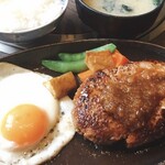 焼肉 丸美屋 - ランチメニュー『ハンバーグ&目玉焼き』