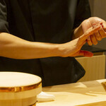 Sushi Tenshou - にぎり手の図