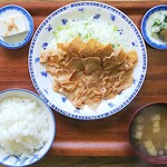 グリル赤坂 - 肉の生姜焼き定食(上から)