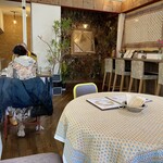 カーリー・テーブル - 