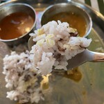 カーリー・テーブル - 