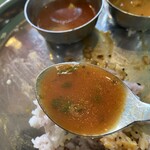 カーリー・テーブル - 