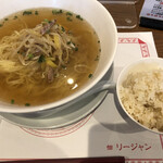 Rijan - ネギチャーシュー麺セットはライスと搾菜がつく