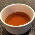 とんかつ福助 - サービスの紅茶