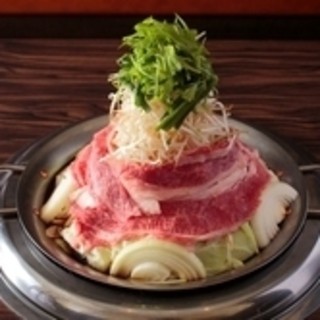 Osaka specialty! ! The original Japanese black beef iron plate hot pot