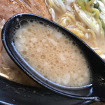 ラーメン&カフェバー スペース ナンバー3 - スープ。浮いてる背脂が愛おしい(*´-`*)