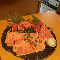 近江うし焼肉 にくTATSU 銀座店 - 