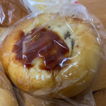 ケーワン - バーグ
      ハンバーグの入ったパンです