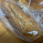 ケーワン - ソーセージドーナツ
      中には魚肉ソーセージが入っています