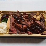 キャメロン - 黒毛和牛ステーキ弁当(1,674円)