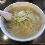 中国料理 十八番 - 素菜湯麺(たんめん)￥700