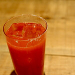 餃子とスパークリング バブルス - トマトチューハイ