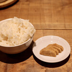 餃子とスパークリング バブルス - 出汁ゴハン