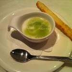 ヴァン・ド・レーヴ - ジャガイモとアスパラの冷製スープ