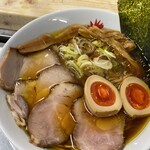 名古屋コーチンラーメン はなれ - 芳醇・醤油ラーメン全のせ　1100円