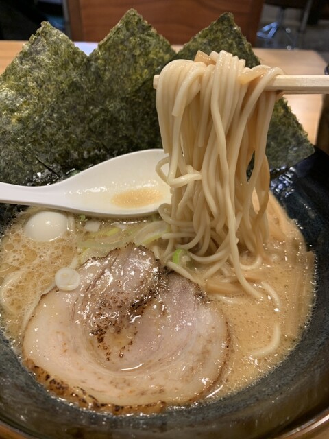 クリーミーtonkotsuラーメン 麺家 神明 栄スカイル店 栄 名古屋 ラーメン 食べログ