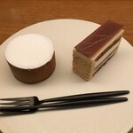 アッサンブラージュ カキモト - 左：チーズケーキの類(名称失念^^;)／右：確かココのスペシャリテの1つ(当然名称失念^^;)('21/2画ぇ追加)