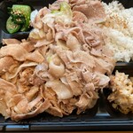 らしか - 日替わり豚バラ炒め弁当（メガ盛り）500円